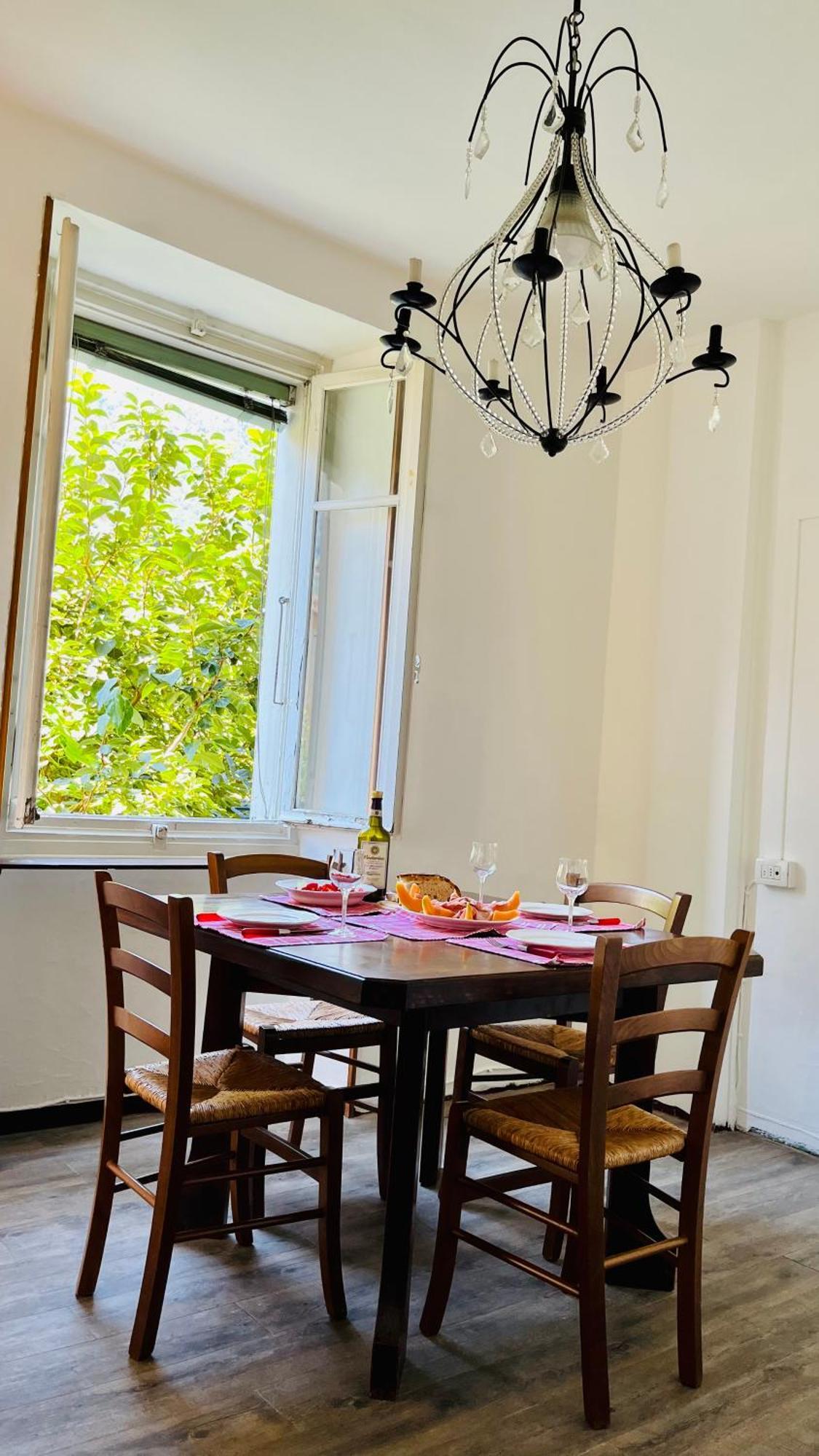 Antica Casa Storica Con Giardino Lägenhet Domodossola Exteriör bild