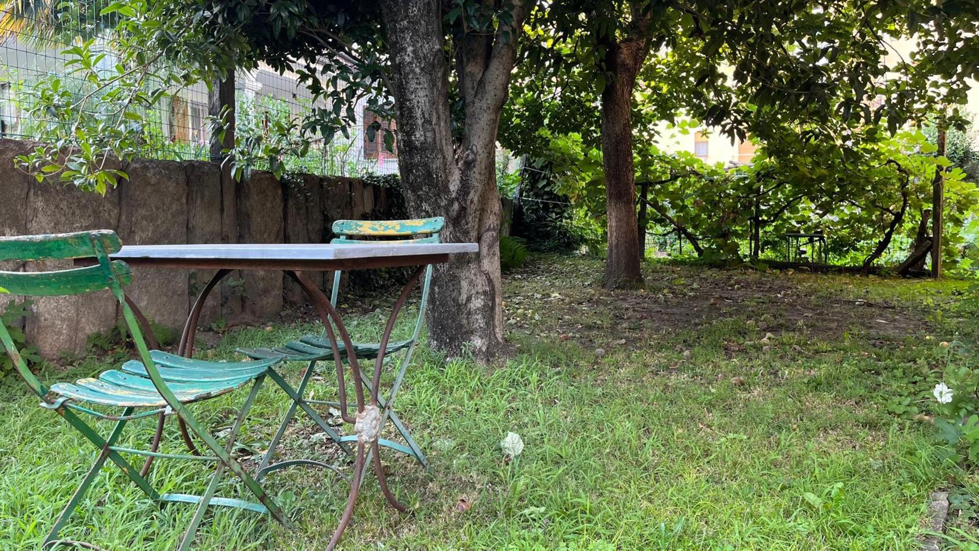 Antica Casa Storica Con Giardino Lägenhet Domodossola Exteriör bild